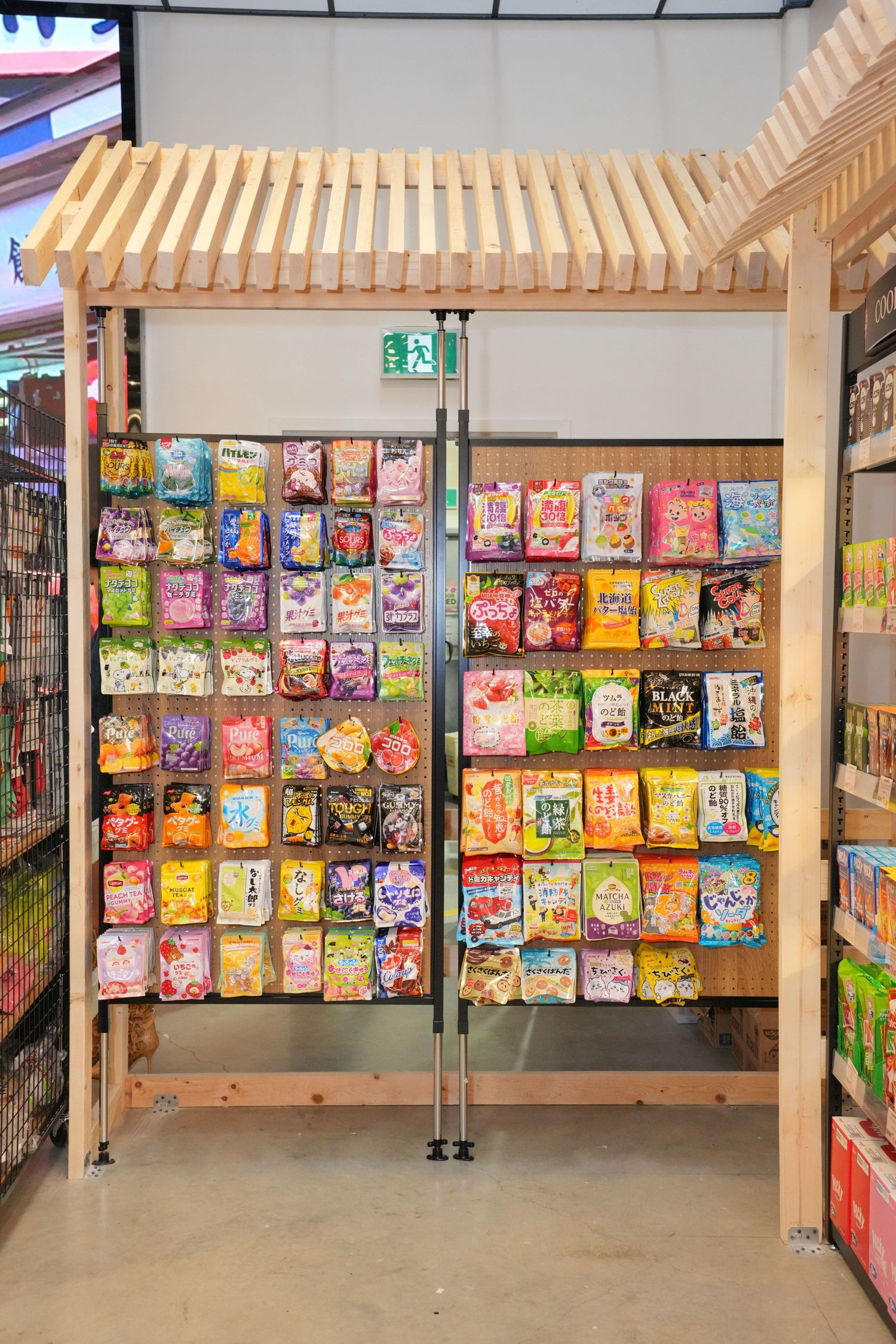 Snacks & Confectionery